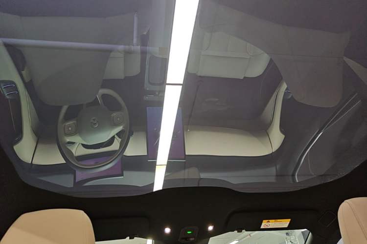 Used Nio ET5 2022 75 kWh Headliner