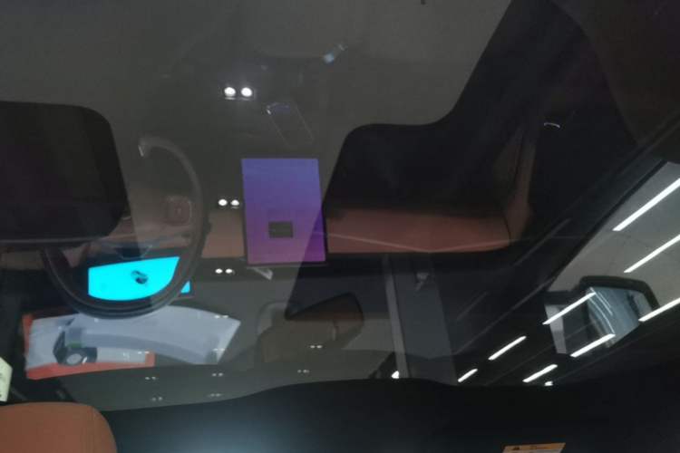Used Nio ET5 2022 75 kWh Headliner