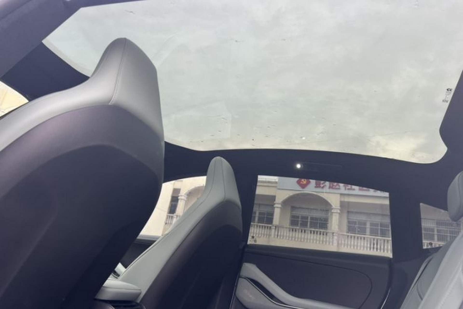 Used Nio ET5 2022 75 kWh Headliner