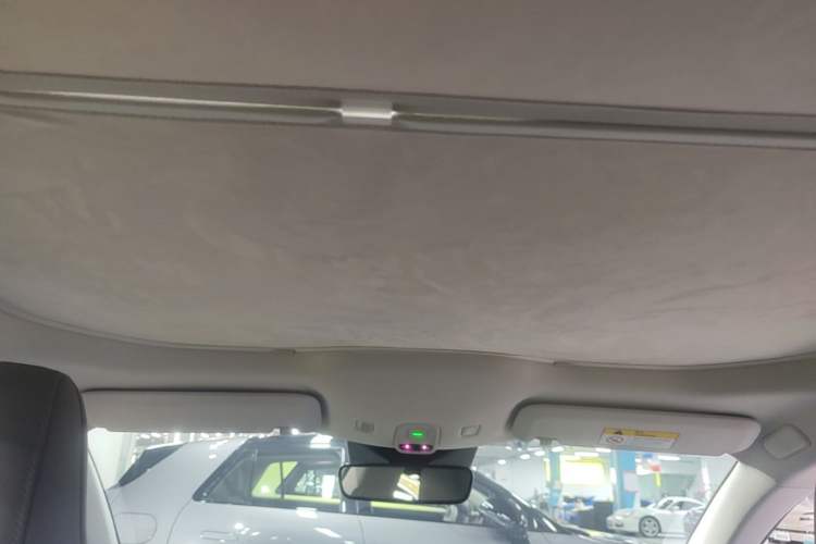 Used Nio ET5 2022 75 kWh Headliner