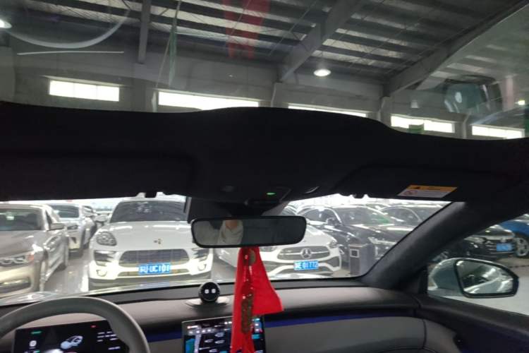 Used Nio ET5 2022 75 kWh Headliner
