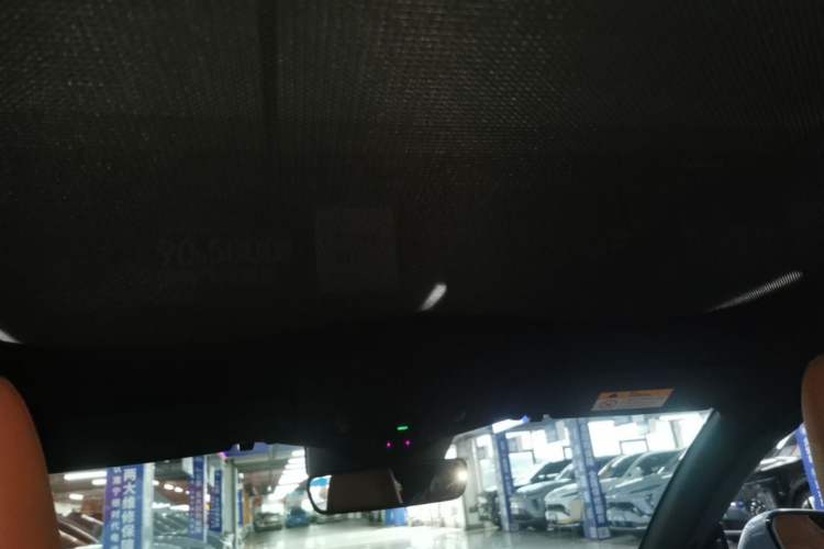 Used Nio ET5 2022 75 kWh Headliner