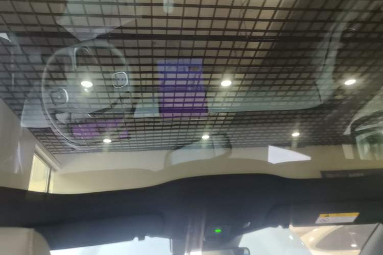 Used Nio ET5 2022 75 kWh Headliner