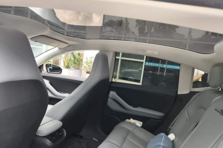 Used Nio ET5 2022 75 kWh Headliner