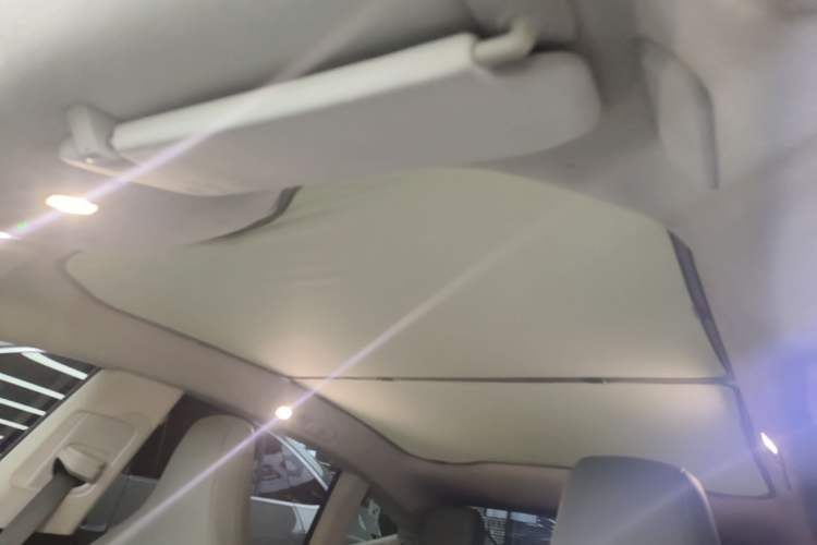 Used Nio ET5 2022 75 kWh Headliner
