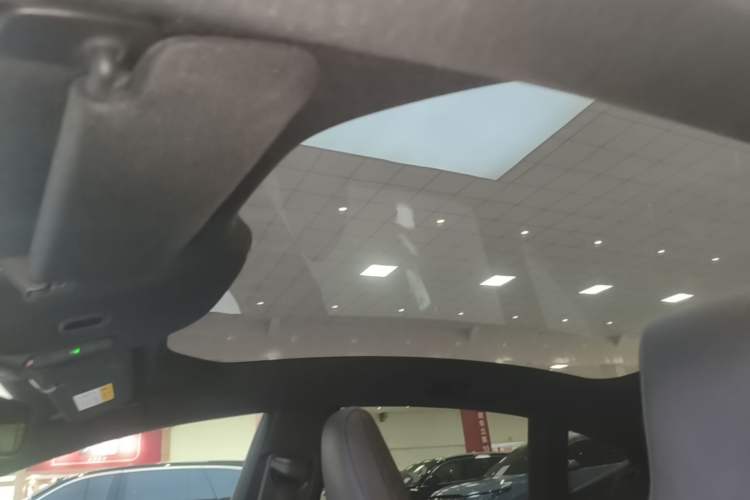 Used Nio ET5 2022 75 kWh Headliner