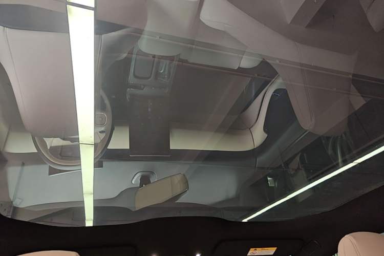 Used Nio ET5 2022 75 kWh Headliner