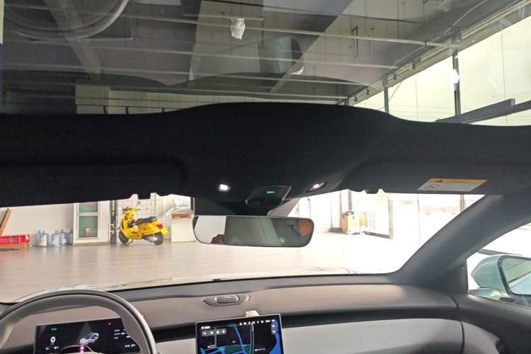 Used Nio ET5 2022 75 kWh Headliner