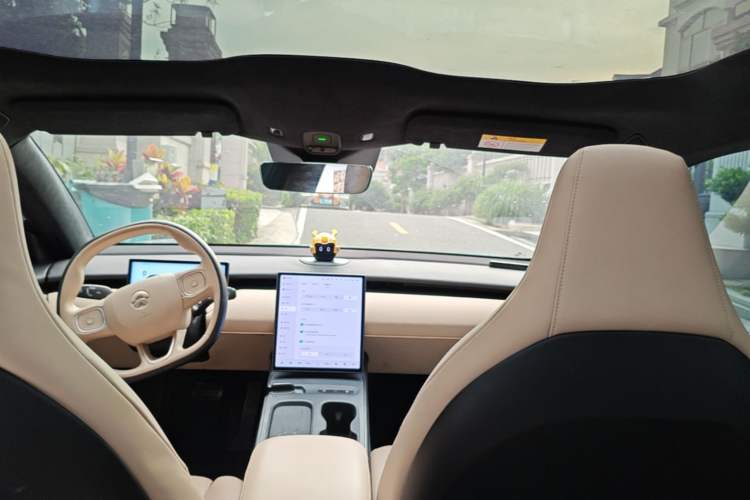 Used Nio ET5 2022 75 kWh Headliner