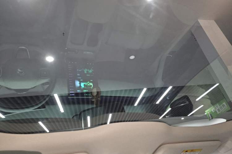 Used Nio ET5 2022 75 kWh Headliner