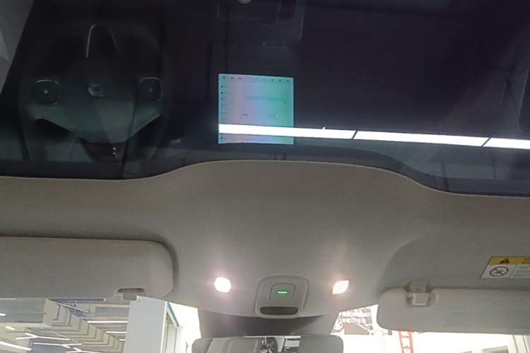 Used Nio ET5 2022 75 kWh Headliner