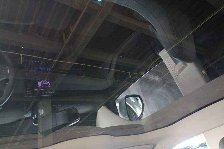 Used Nio ET5 2022 75 kWh Headliner
