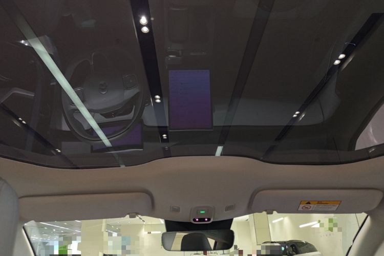 Used Nio ET5 2022 75 kWh Headliner