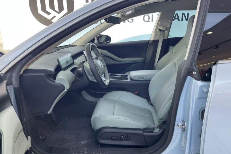 Used Nio ET5 2022 75 kWh Interior 1