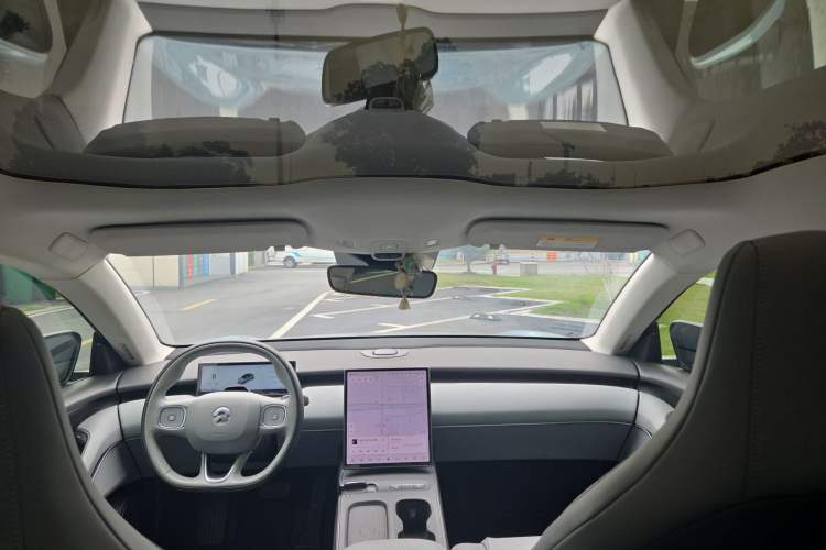 Used Nio ET5 2022 75 kWh Interior 1