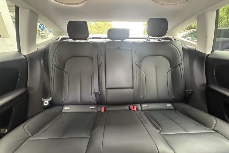 Used Nio ET5 2022 75 kWh Interior 10