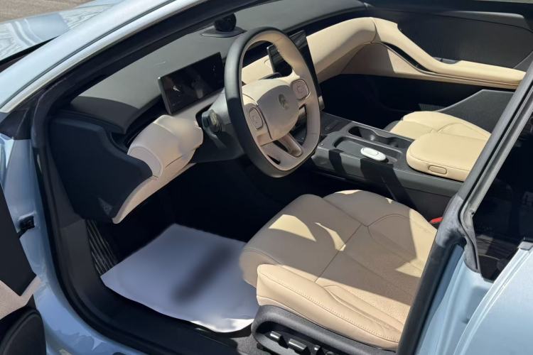 Used Nio ET5 2022 75 kWh Interior 12
