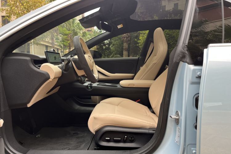 Used Nio ET5 2022 75 kWh Interior 2