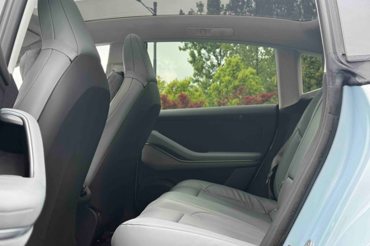 Used Nio ET5 2022 75 kWh Interior 2