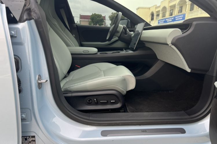 Used Nio ET5 2022 75 kWh Interior 2