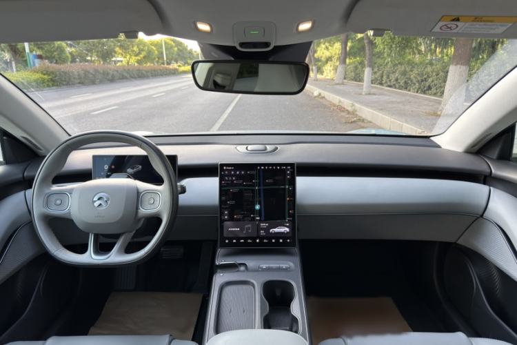 Used Nio ET5 2022 75 kWh Interior 2