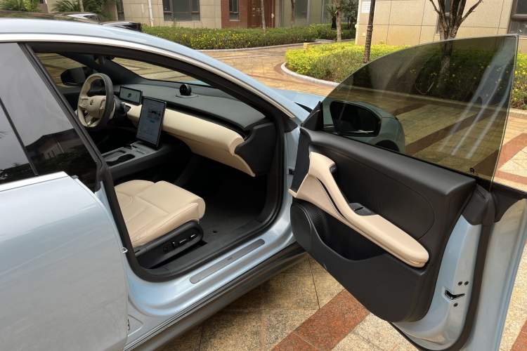 Used Nio ET5 2022 75 kWh Interior 3