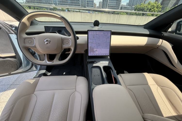 Used Nio ET5 2022 75 kWh Interior 3