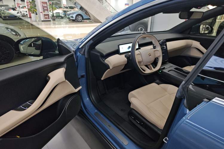 Used Nio ET5 2022 75 kWh Interior 3