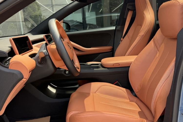 Used Nio ET5 2022 75 kWh Interior 4