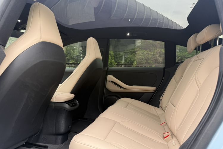 Used Nio ET5 2022 75 kWh Interior 4