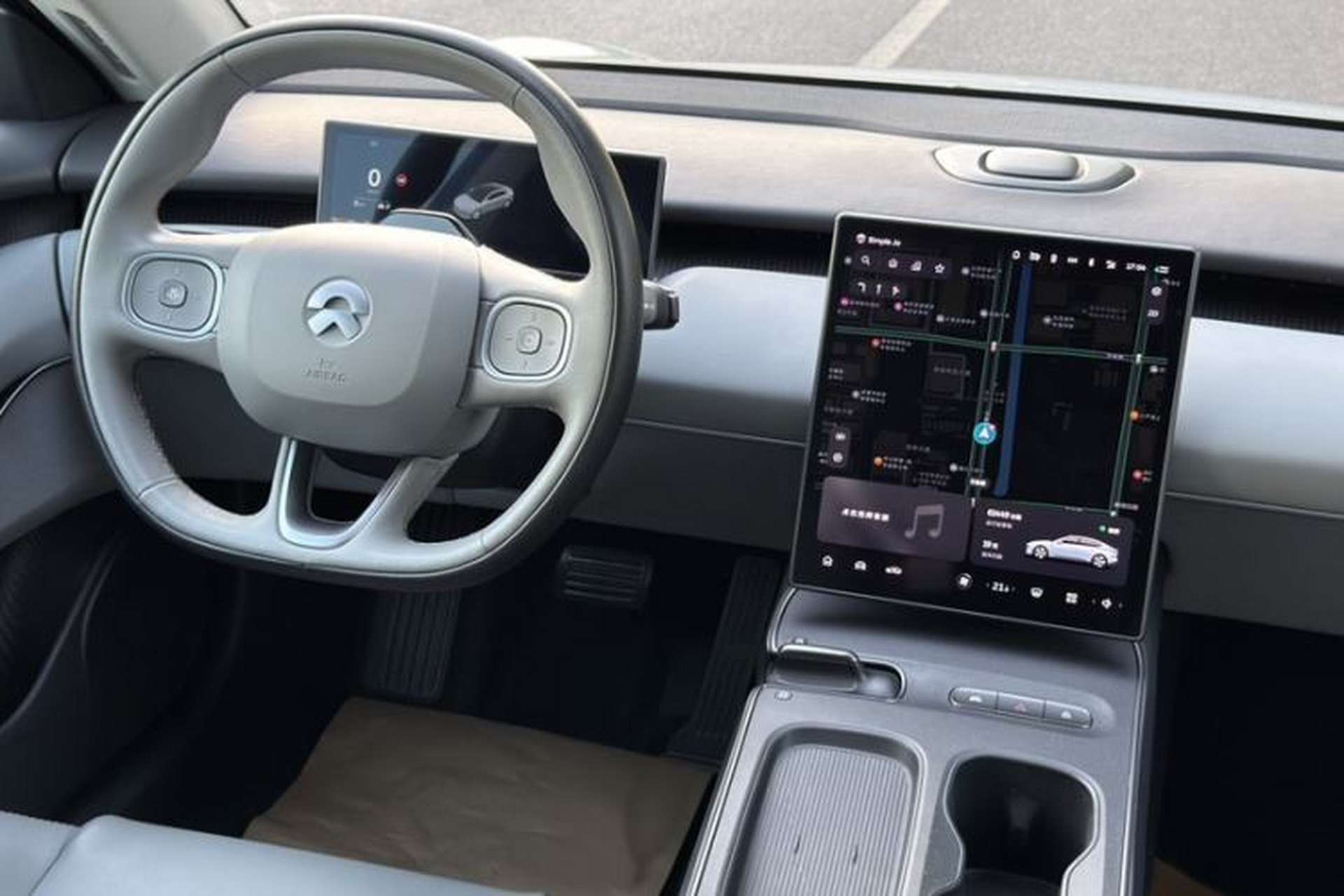 Used Nio ET5 2022 75 kWh Interior 4