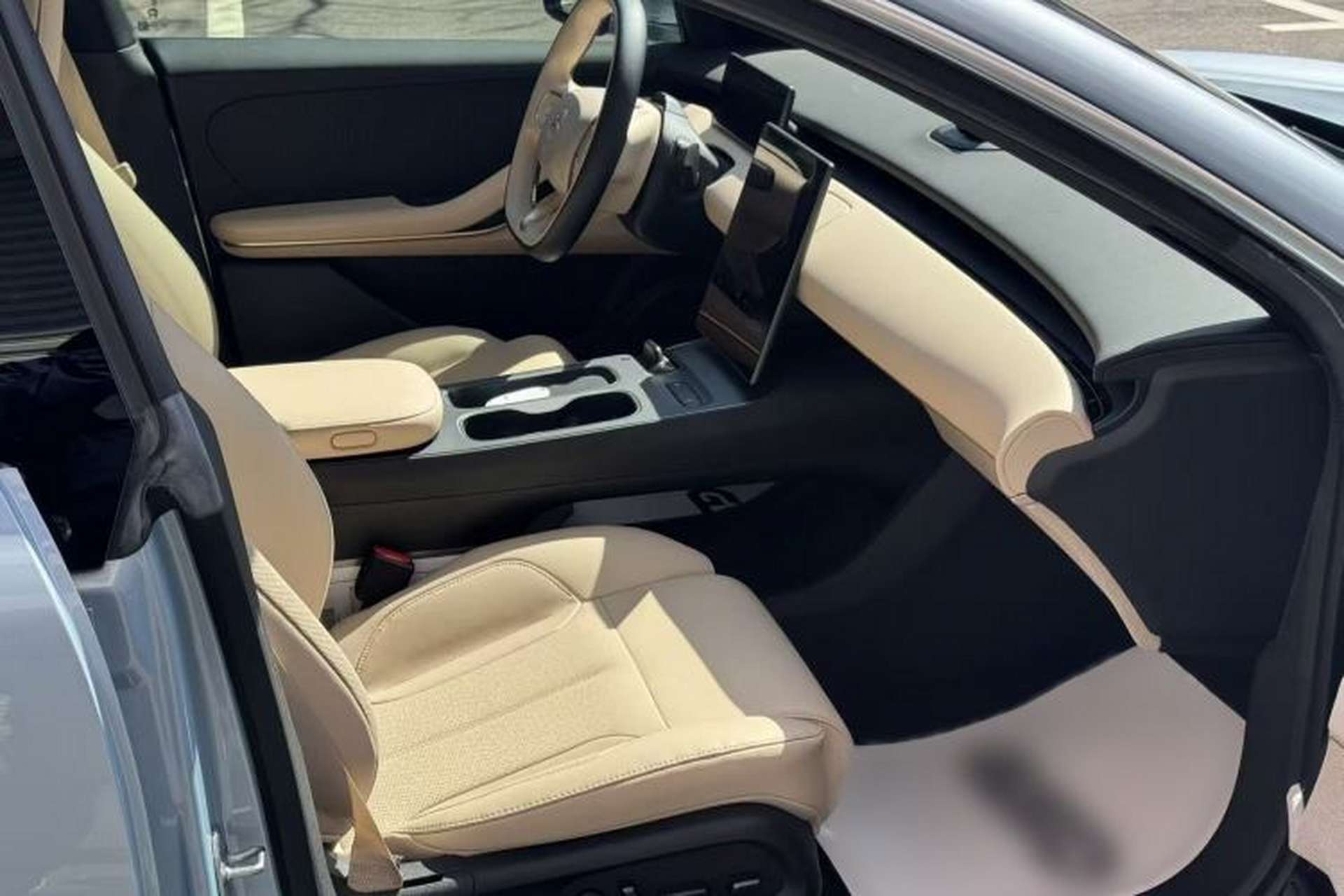 Used Nio ET5 2022 75 kWh Interior 4