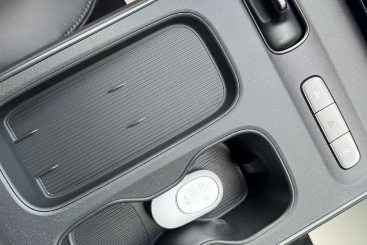 Used Nio ET5 2022 75 kWh Interior 4