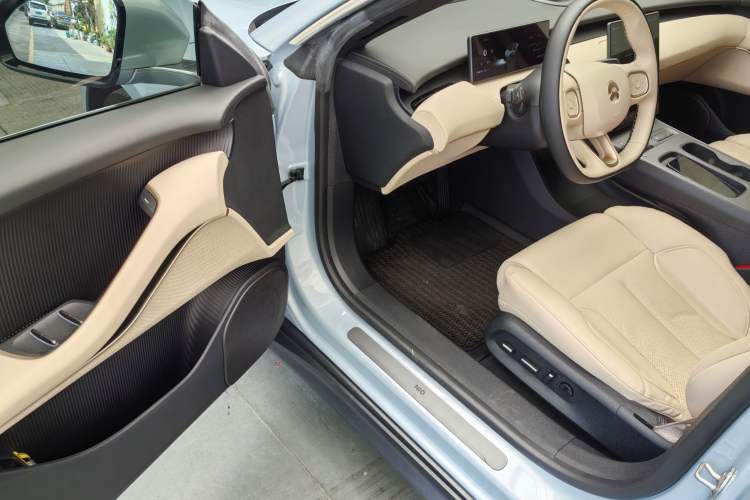 Used Nio ET5 2022 75 kWh Interior 5