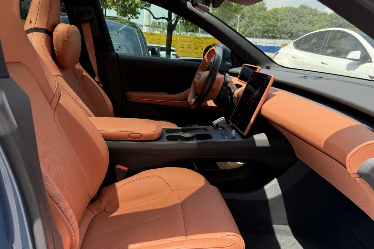 Used Nio ET5 2022 75 kWh Interior 6