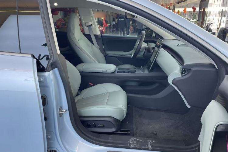 Used Nio ET5 2022 75 kWh Interior 6