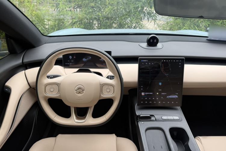 Used Nio ET5 2022 75 kWh Interior 7