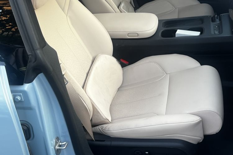 Used Nio ET5 2022 75 kWh Interior 8