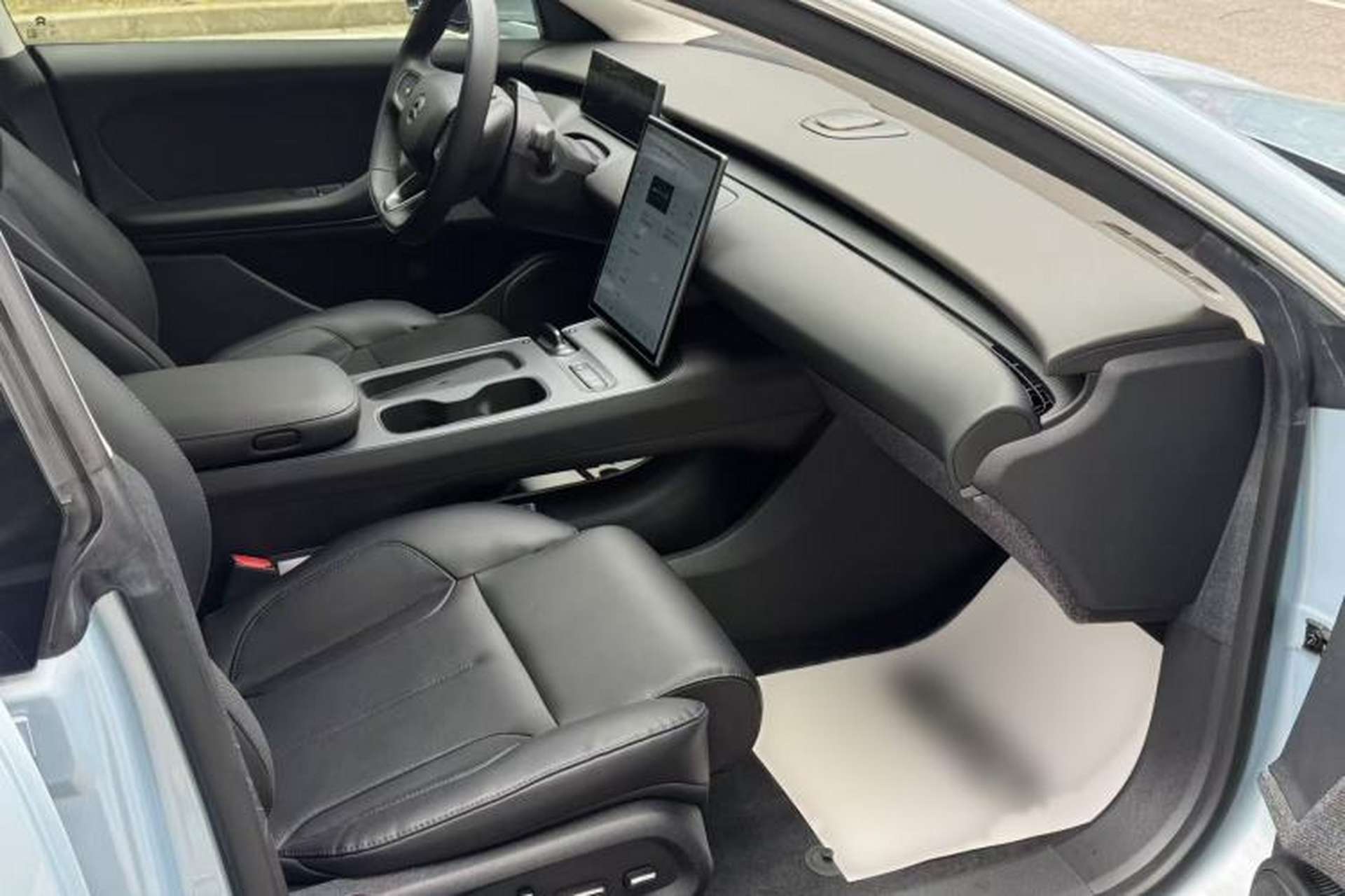 Used Nio ET5 2022 75 kWh Interior 8