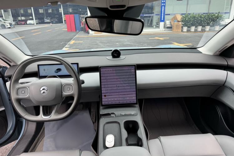 Used Nio ET5 2022 75 kWh Interior 8