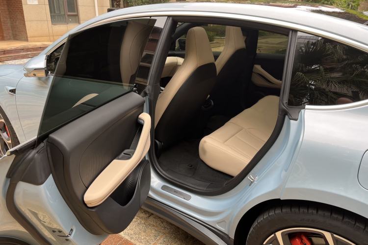 Used Nio ET5 2022 75 kWh Interior 9