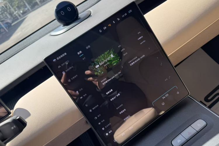 Used Nio ET5 2022 75 kWh Interior 9
