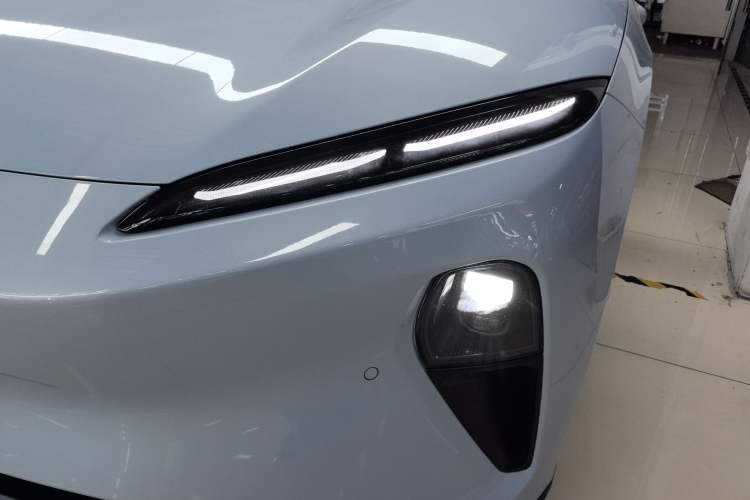 Used Nio ET5 2022 75 kWh Left Front Headlight