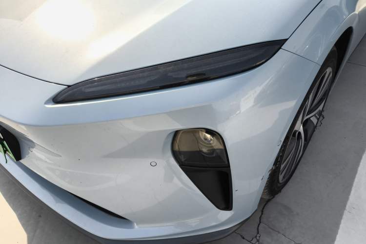 Used Nio ET5 2022 75 kWh Left Front Headlight