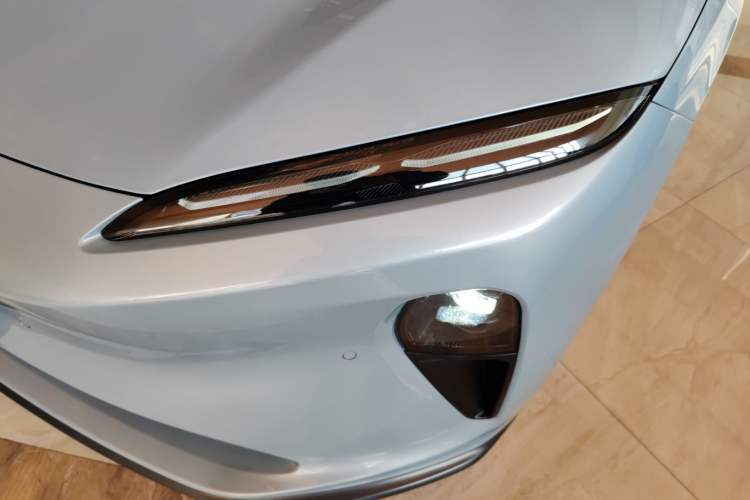 Used Nio ET5 2022 75 kWh Left Front Headlight