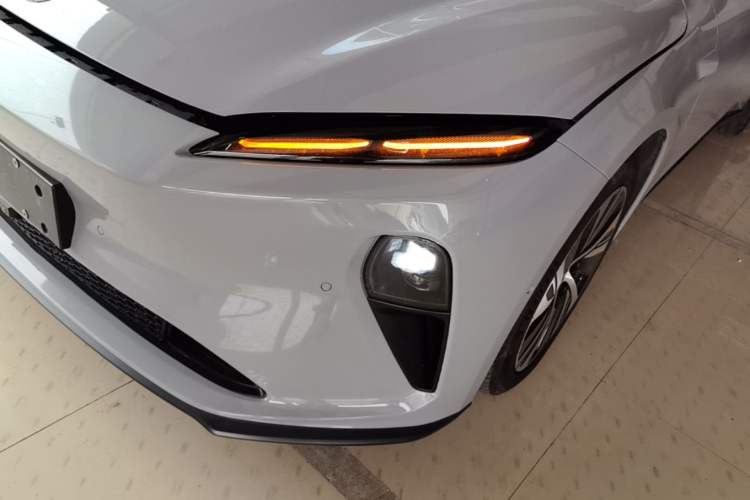 Used Nio ET5 2022 75 kWh Left Front Headlight