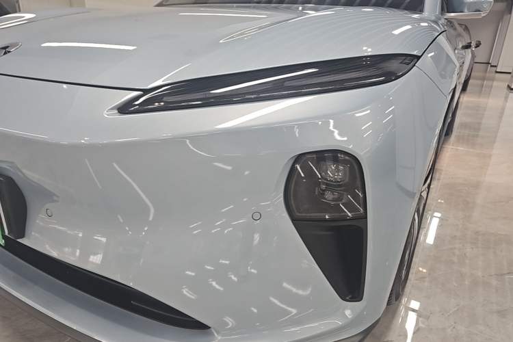 Used Nio ET5 2022 75 kWh Left Front Headlight