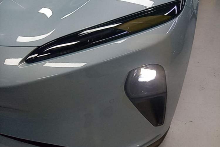 Used Nio ET5 2022 75 kWh Left Front Headlight