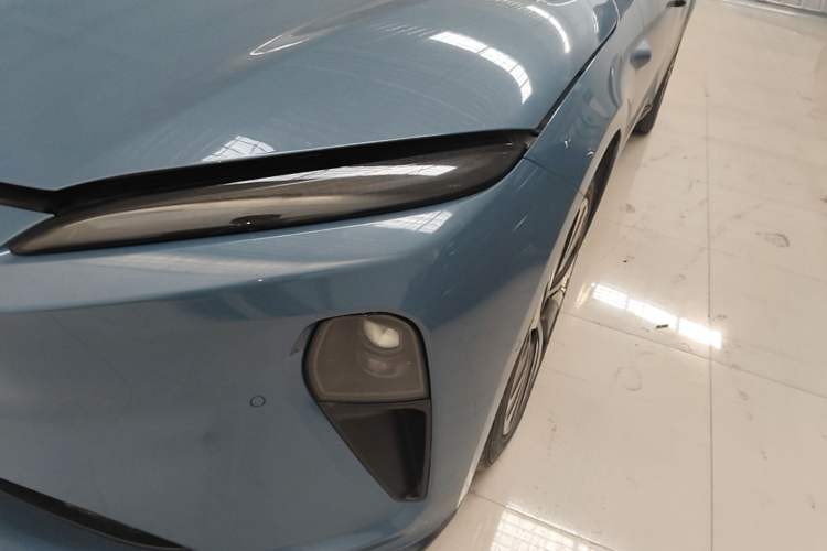Used Nio ET5 2022 75 kWh Left Front Headlight