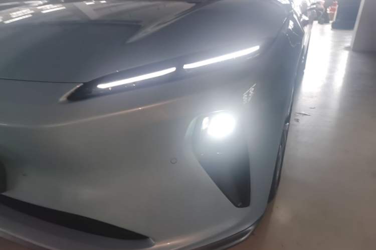 Used Nio ET5 2022 75 kWh Left Front Headlight